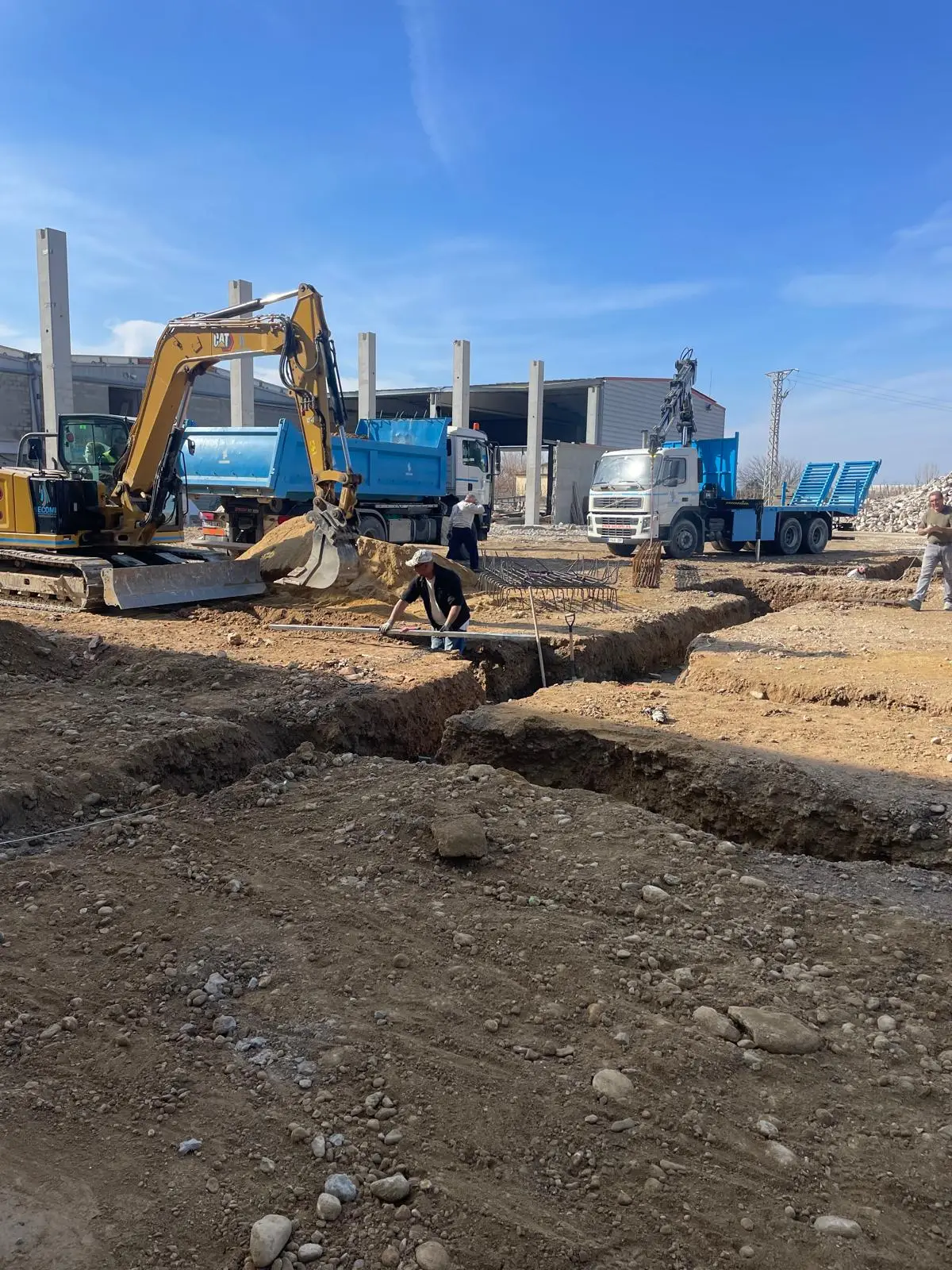 Excavación para la cimentación de la nave frigorífica de Fructícola Empordà